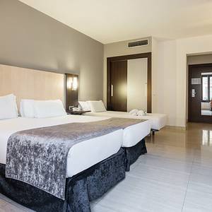 Triple room Hotel ILUNION Almirante Barcelona