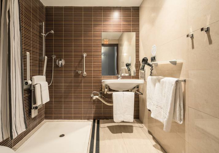  Hotel ILUNION Almirante Barcelona